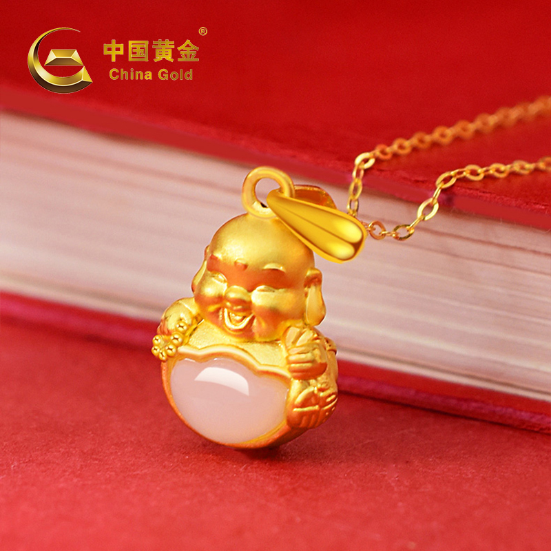 玉佛 A white jade 'guard' pendant, Tang dynasty | 唐白玉力士墜